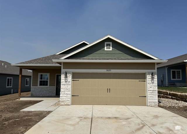 Property at 9895 Weeping Willow Drive Dr, Manhattan, KS 66502, 3 beds, 2 baths