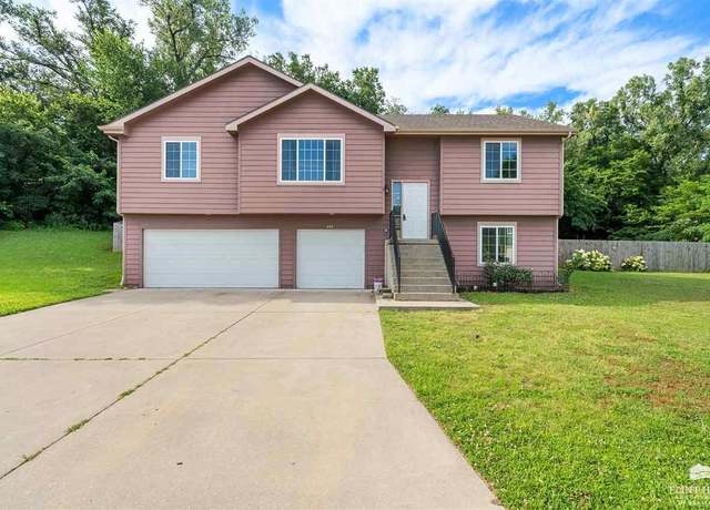 Property at 837 S Clay, Junction City, KS 66441, 5 beds, 3 baths