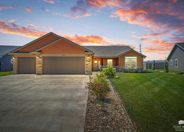 Property at 1001 Waxwing Dr, Manhattan, KS 66502, 3 beds, 2 baths