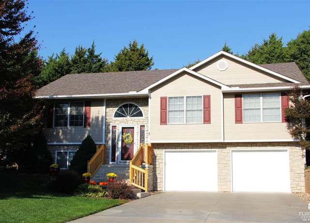 Property at 925 Brierwood Drive Dr, Manhattan, KS 66502, 4 beds, 3 baths