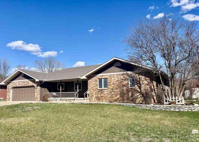 Property at 901 Maple St, Abilene, KS 67410, 4 beds, 3.5 baths