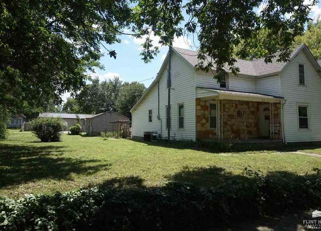 Property at 515 NW 7th St, Abilene, KS 67410, 4 beds, 1.5 baths