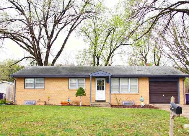 Property at 1921 Judson St, Manhattan, KS 66502, 4 beds, 2 baths