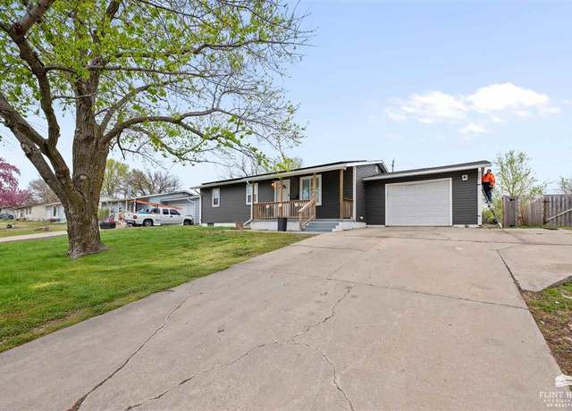 Property at 1309 Hale Dr, Junction City, KS 66441, 4 beds, 2.5 baths