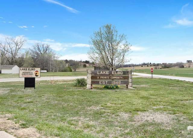 Property at 5775 Elbo View Dr, Manhattan, KS 66502, 4 beds, 2.5 baths