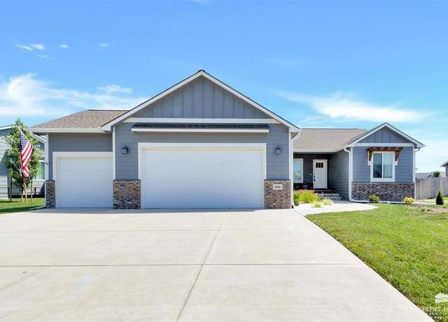 Property at 9896 Lavender Ln, Manhattan, KS 66502, 5 beds, 3 baths