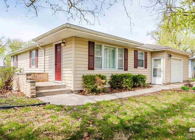 Property at 2213 Northview Dr, Manhattan, KS 66502, 3 beds, 1 bath