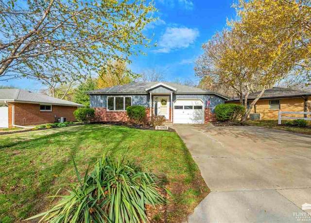 Property at 1725 Winne Dr, Manhattan, KS 66502, 3 beds, 2 baths