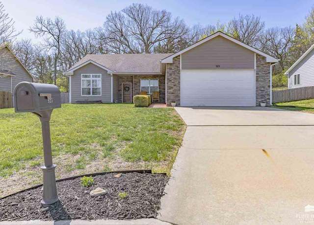Property at 925 Highland Ridge Dr, Manhattan, KS 66503, 3 beds, 2 baths