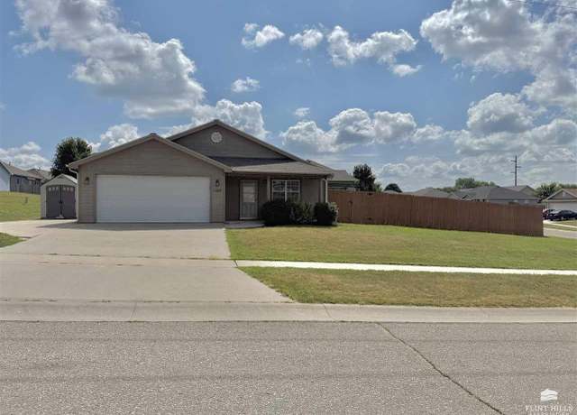 Property at 1409 Hickory Ln, Junction City, KS 66441, 4 beds, 2 baths