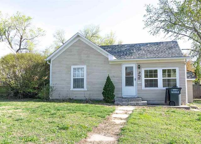 Property at 920 Crawford St, Clay Center, KS 67432, 3 beds, 1 bath