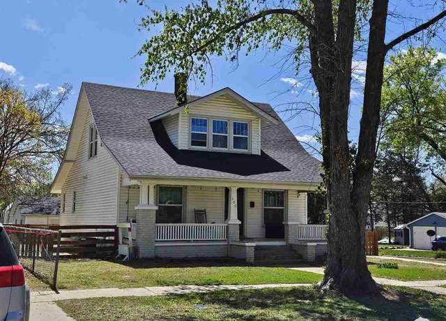 Property at 400 NE 7th St, Abilene, KS 67410, 4 beds, 3 baths