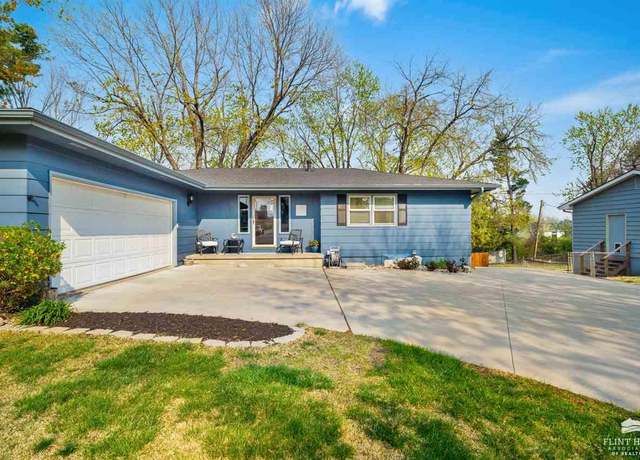 Property at 3027 Conrow Dr, Manhattan, KS 66503, 4 beds, 3 baths