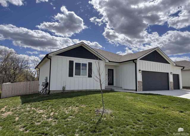 Property at 8602 William Dr, Manhattan, KS 66502, 3 beds, 2 baths