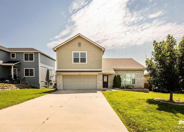 Property at 1927 Sutter Woods Rd, Junction City, KS 66441, 4 beds, 3 baths