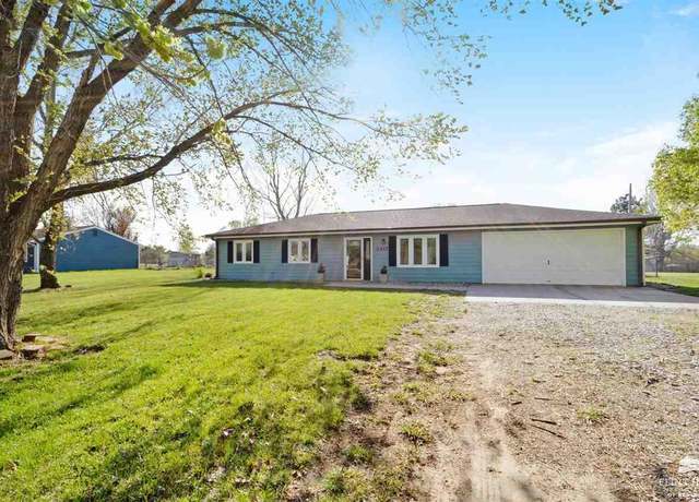 Property at 2417 Brookfield Dr, Manhattan, KS 66503, 3 beds, 2 baths