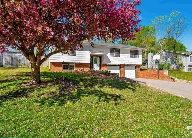 Property at 240 Robin Hood Dr, Junction City, KS 66441, 3 beds, 2.5 baths