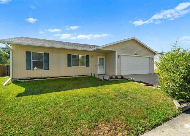 Property at 707 Jerry Dr, Junction City, KS 66441, 3 beds, 2 baths