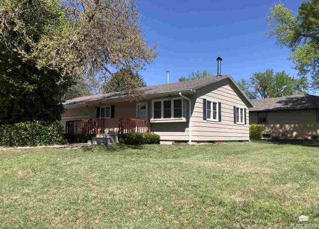 Property at 521 Hillside St, Abilene, KS 67410, 2 beds, 1 bath