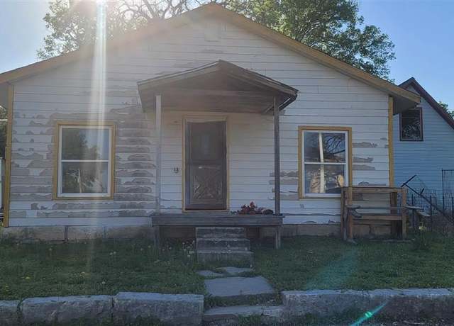 Property at 316 N Washington St, Junction City, KS 66441, 2 beds, 1 bath