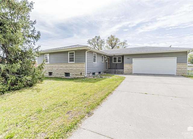 Property at 501 Coronado Dr, Junction City, KS 66441, 3 beds, 1.5 baths
