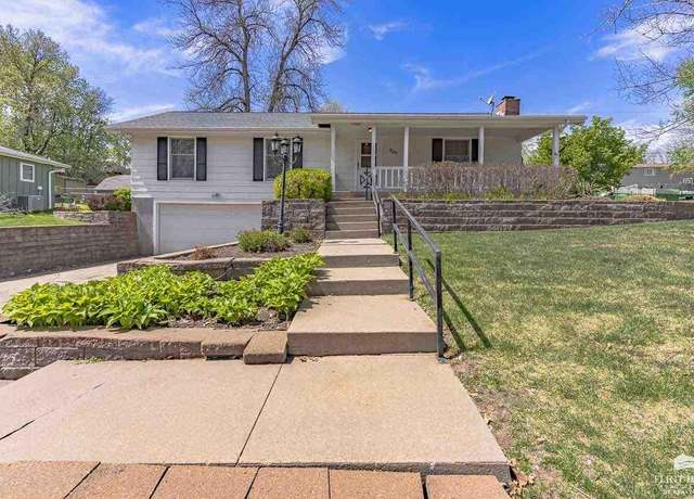 Property at 901 Allison Ave, Manhattan, KS 66502, 4 beds, 2.5 baths