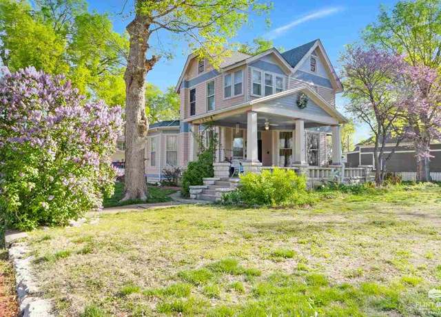 Property at 428 Fremont St, Manhattan, KS 66502, 2 beds, 2 baths