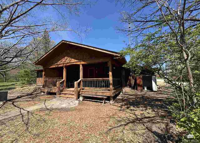 Property at 5710 Elbo Vw, Manhattan, KS 66502, 4 beds, 1.5 baths