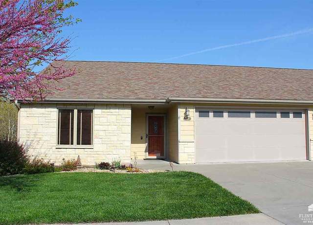 Property at 908 Newfoundland Dr, Manhattan, KS 66503, 4 beds, 3 baths