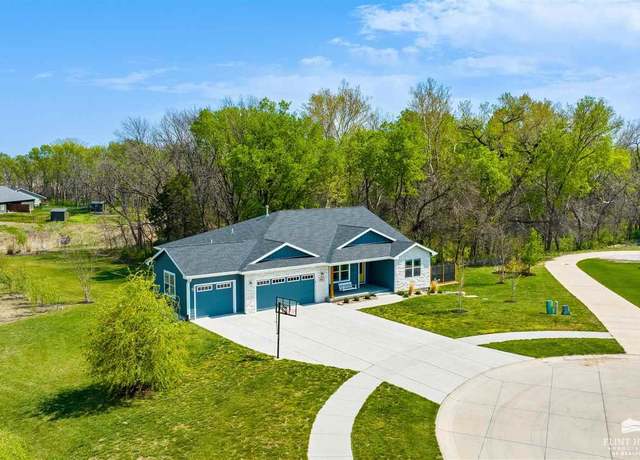 Property at 4647 Raven Creek Dr, Manhattan, KS 66502, 5 beds, 3 baths