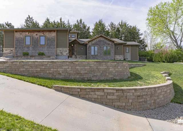 Property at 147 E J Frick Dr, Manhattan, KS 66503, 4 beds, 3.5 baths