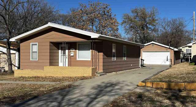 Photo of 206 W 5th St, Beloit, KS 67420