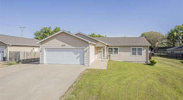Photo of 1614 W 1st St, Abilene, KS 67410