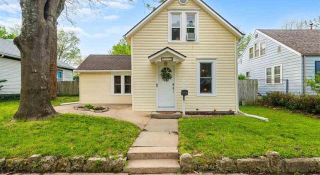 Photo of 1219 Pierre St, Manhattan, KS 66502