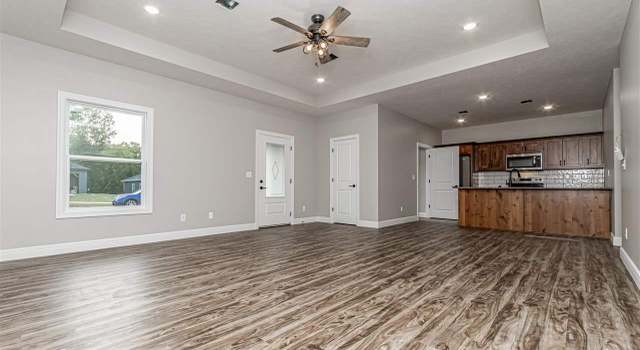 Photo of 1702 Kenneth Dr, Junction City, KS 66441