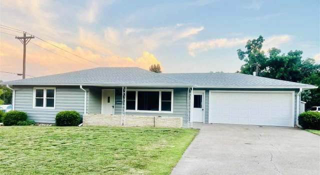 Photo of 1240 Clarke St, Clay Center, KS 67432