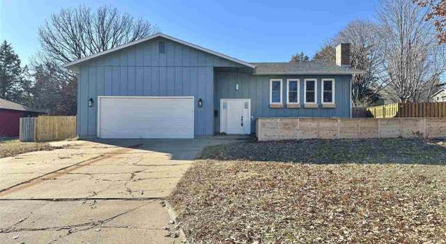 Photo of 1727 Cedar Crest Dr, Manhattan, KS 66503