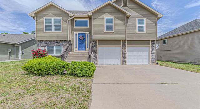Photo of 3010 Blaine Dr, Junction City, KS 66441
