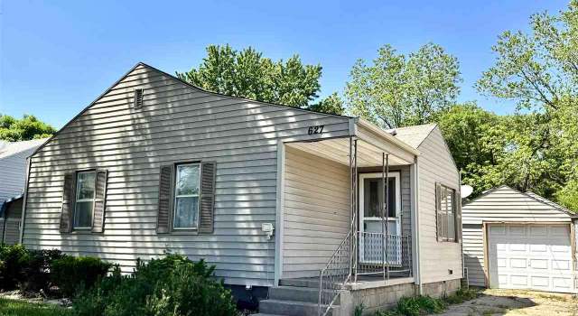 Photo of 627 Garfield St, Clay Center, KS 67432