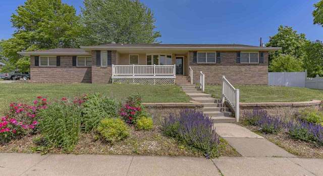 Photo of 804 Kingsbury Dr, Junction City, KS 66441