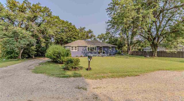 Photo of 724 W Vine St, Junction City, KS 66441