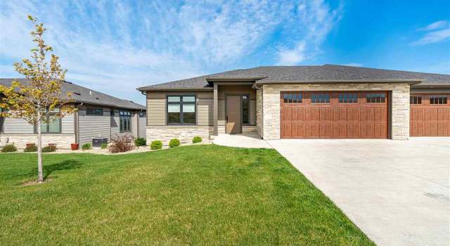 Photo of 3414 S Pinehurst Cir, Manhattan, KS 66503