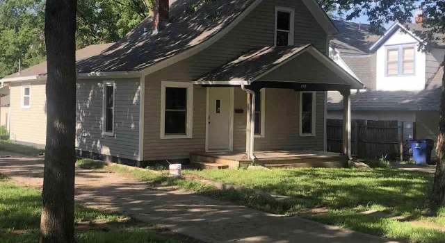 Photo of 208 NE 8th St, Abilene, KS 67410