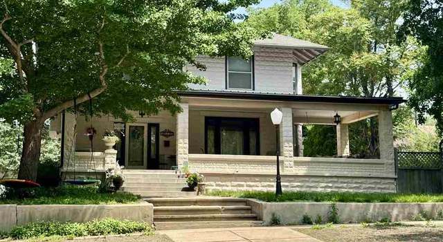 Photo of 421 Lane St, Clay Center, KS 67432
