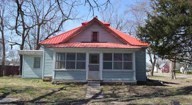 Photo of 102 S Walnut St, White City, KS 66872