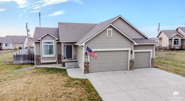 Photo of 803 Linden Ct, Wakefield, KS 67487