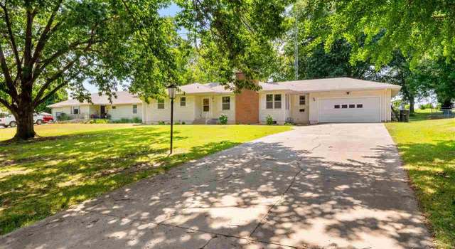 Photo of 1619 3rd St, Clay Center, KS 67432