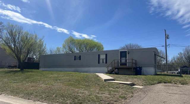 Photo of 817 Robert St, Junction City, KS 66441