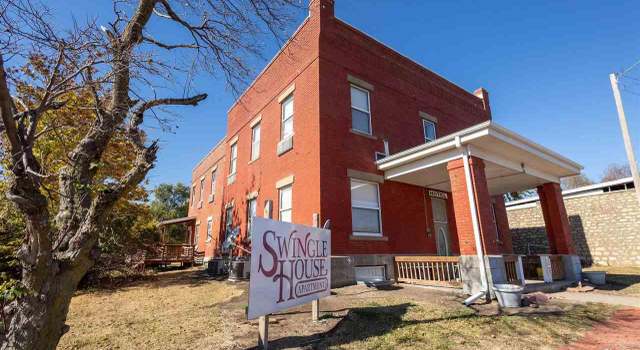 Photo of 111 S Erpelding Ave, Leonardville, KS 66449