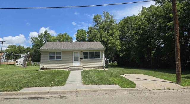 Photo of 122 E Elm St, Junction City, KS 66441